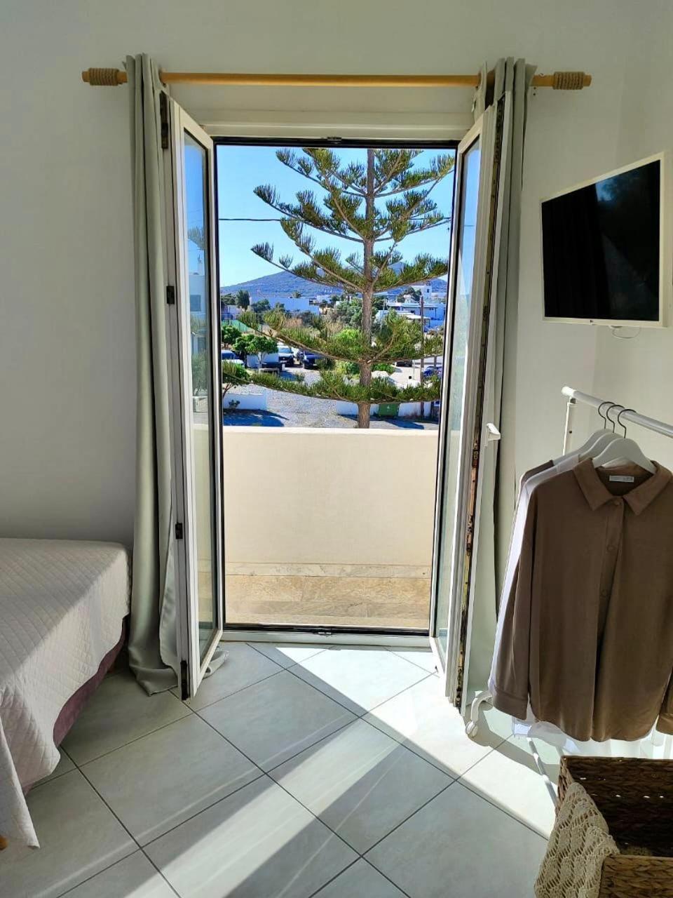 Theasis Apartments Adamantas  Exteriér fotografie